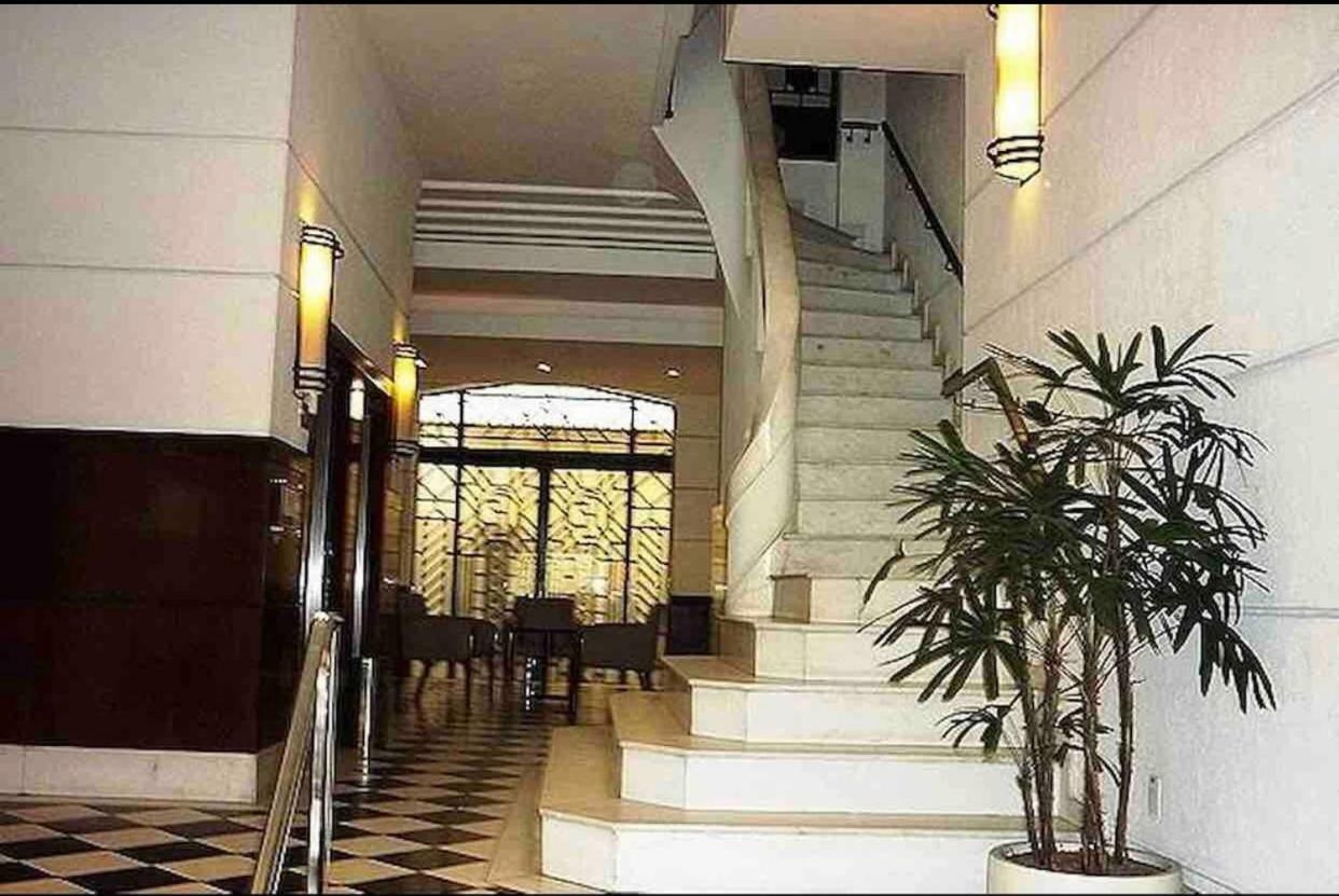 Residencial Com Servicos 45 Metros Decorado Com Sala, Suite E Cozinha Na Quadra Da Praia De Copacabana Rio de Janeiro Exterior photo